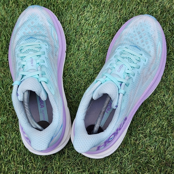 HOKA CLIFTON 9 - Womens Athletic Shoes - SIZE 10B - Picture 7 of 9